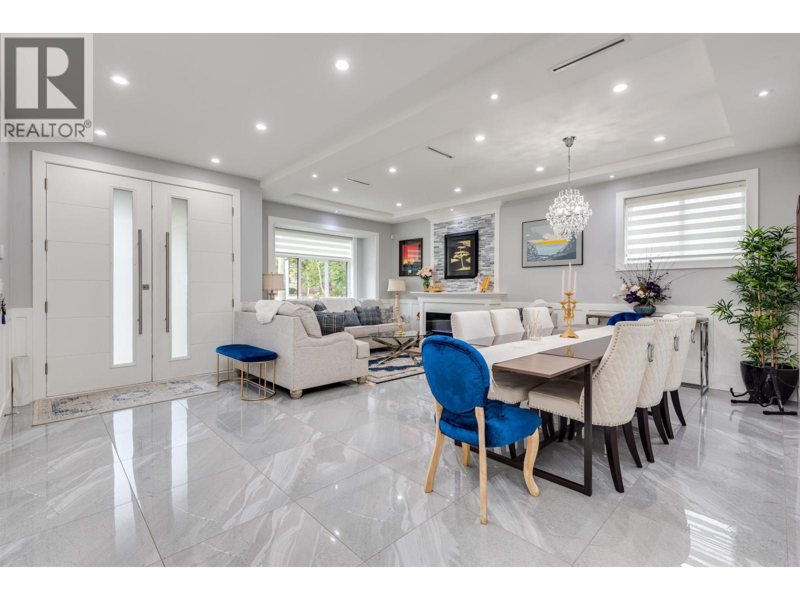 2206 LONDON STREET, New Westminster