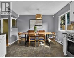 1206 Secret Court, Coquitlam, BC V3B5S6 Photo 12