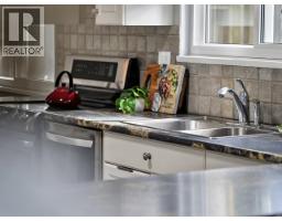 1206 Secret Court, Coquitlam, BC V3B5S6 Photo 9
