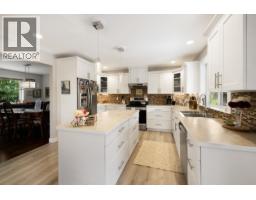 4784 Tamarack Place, Sechelt, BC V7Z0E8 Photo 12
