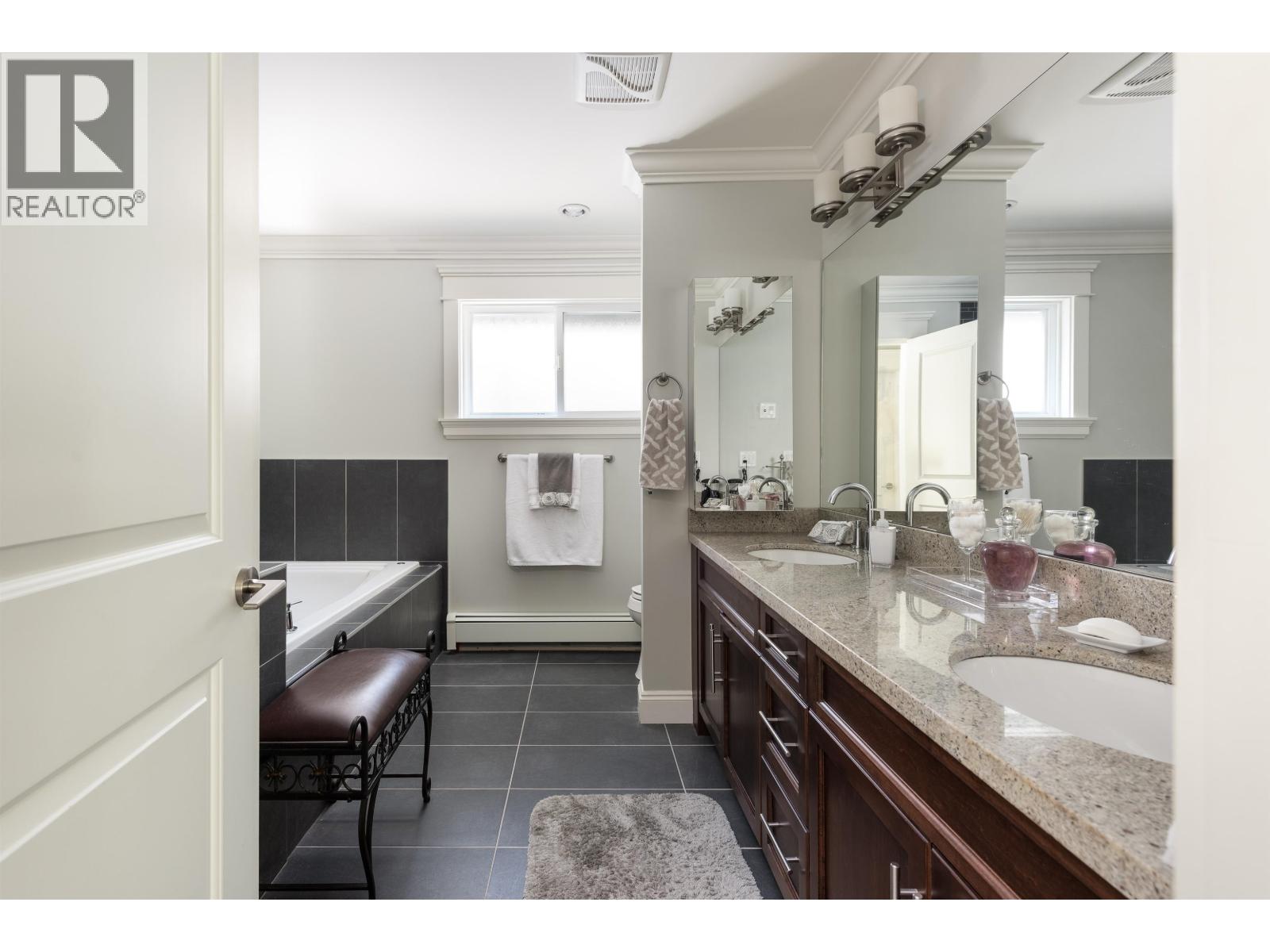 362 E 21ST STREET, North Vancouver