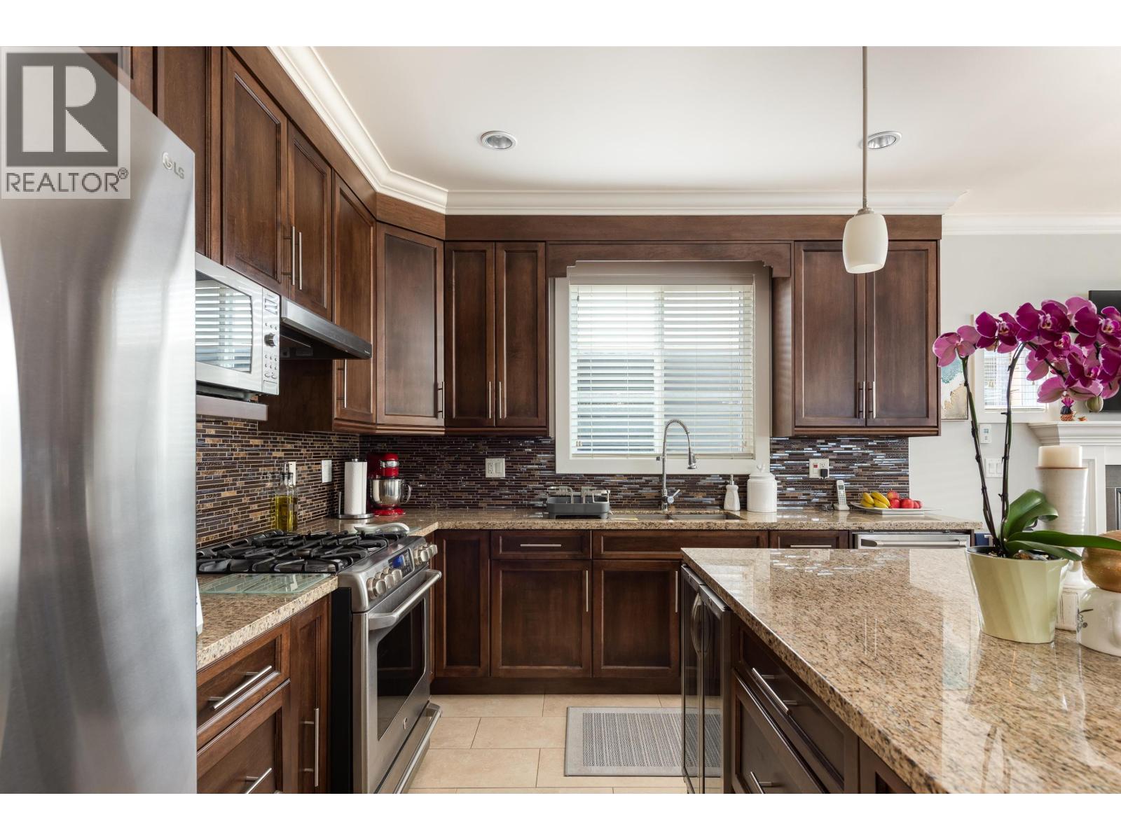 362 E 21ST STREET, North Vancouver
