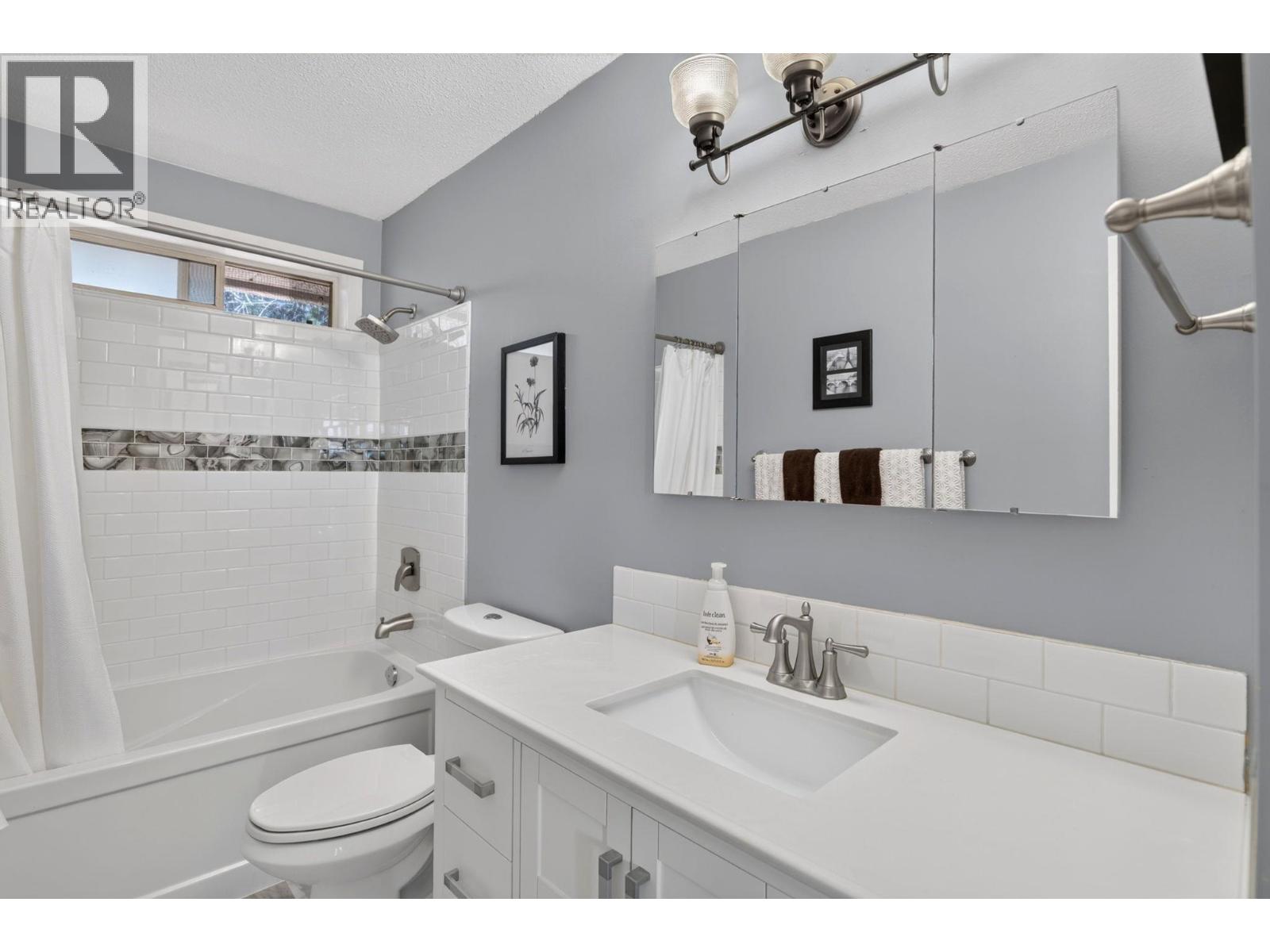 3246 McGinnis Road, West Kelowna