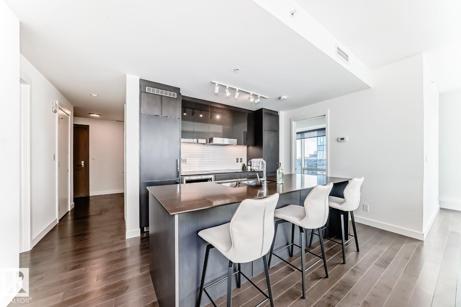#2910 10360 102 ST NW - 18
