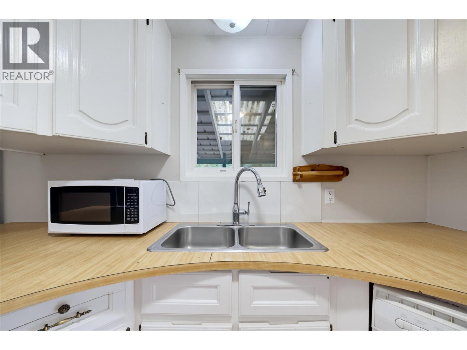 5 97A Highway Unit# 8, Sicamous
