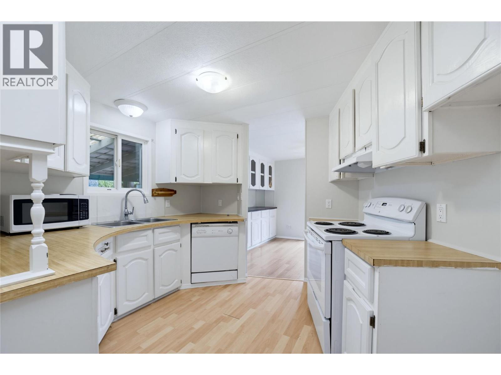 5 97A Highway Unit# 8, Sicamous