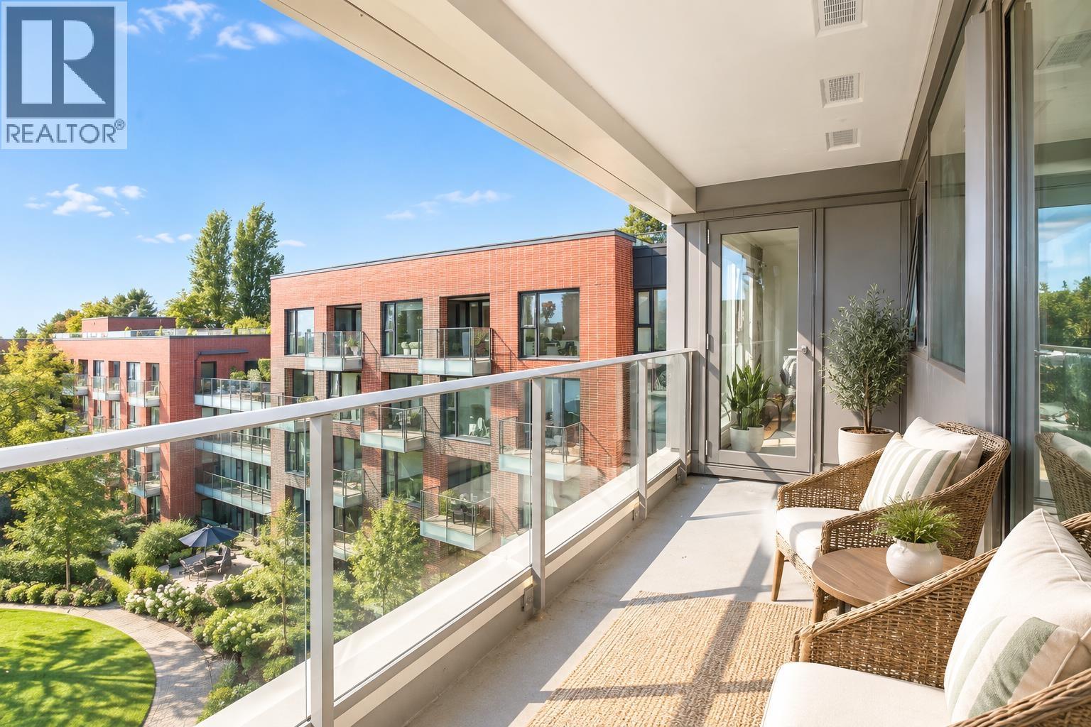 702 7128 ADERA STREET, Vancouver