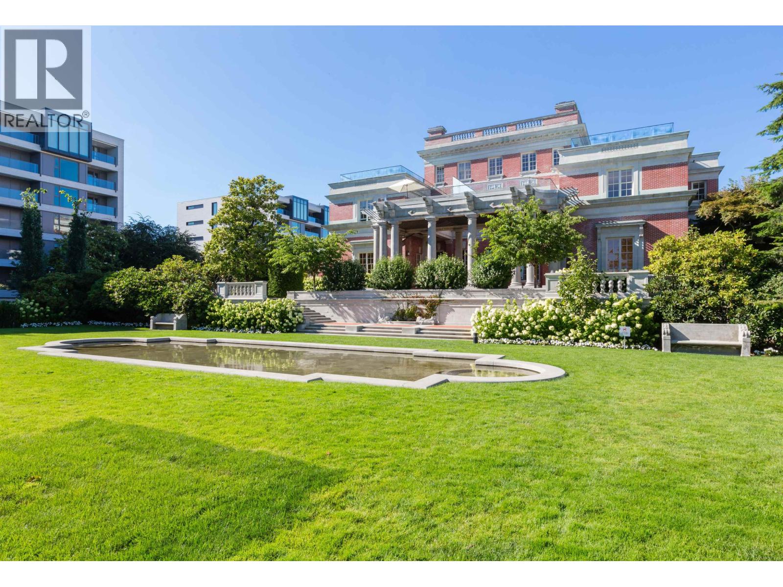 702 7128 ADERA STREET, Vancouver