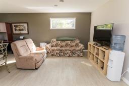 209 3rd Avenue Nw, Carman, MB R0G0J0 Photo 16