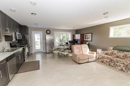 209 3rd Avenue Nw, Carman, MB R0G0J0 Photo 17
