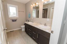 209 3rd Avenue Nw, Carman, MB R0G0J0 Photo 13