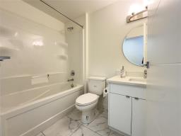 317 60 Philip Lee Drive, Winnipeg, MB R3W0R2 Photo 14