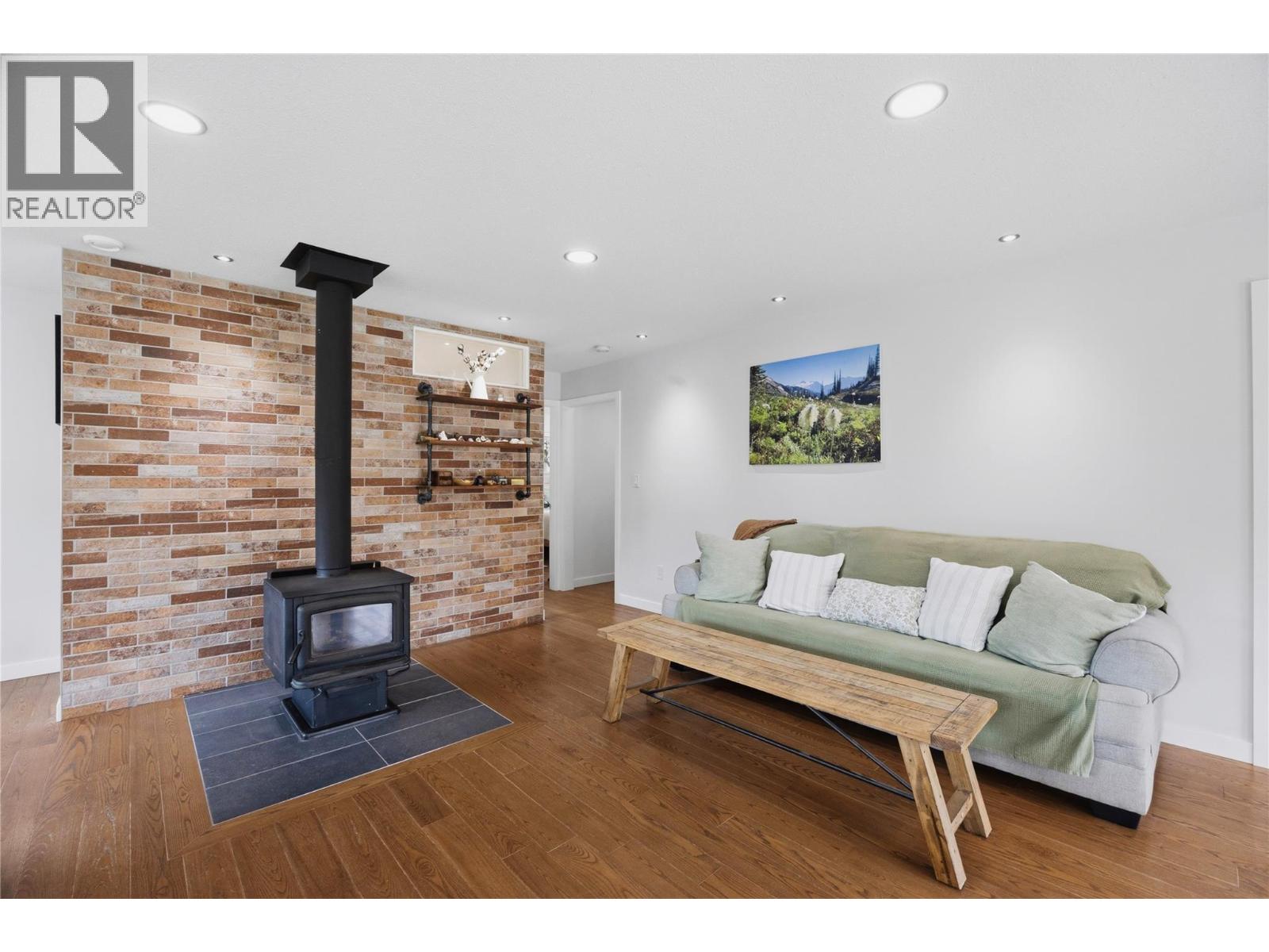 746 McMurray Road - Image 5