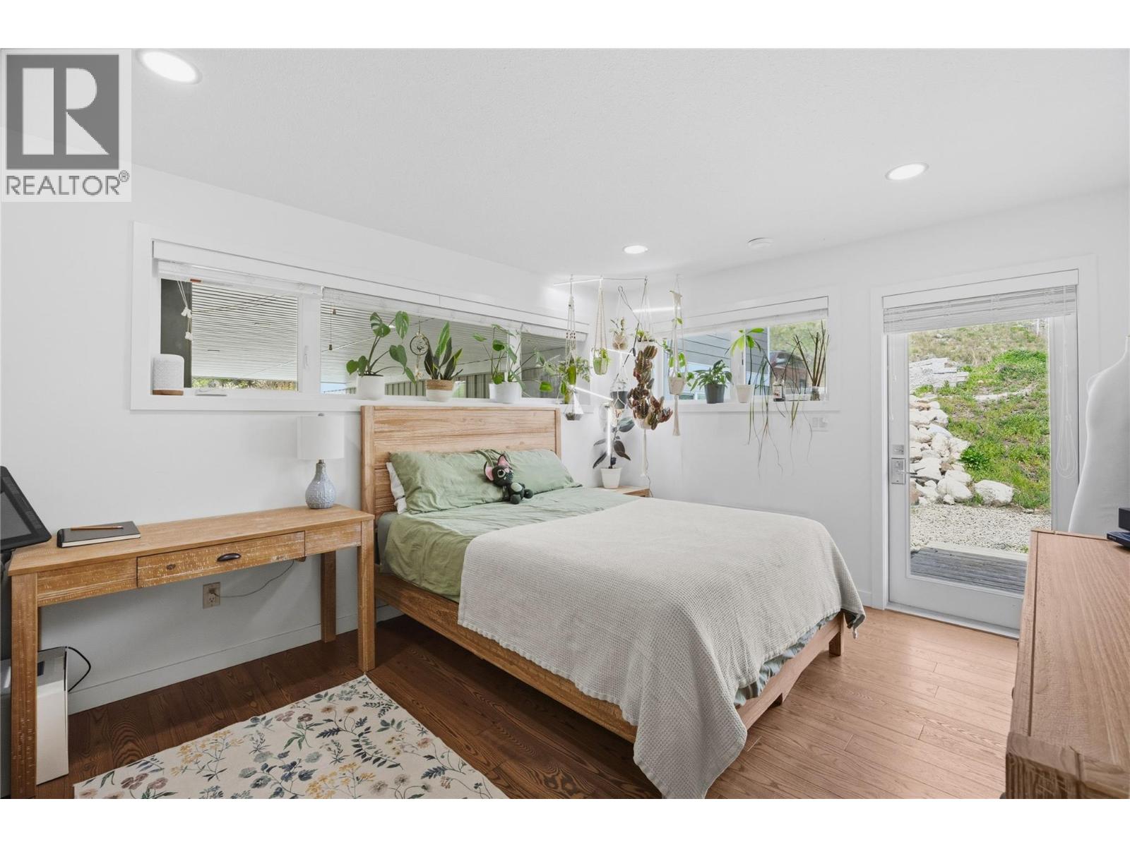 746 McMurray Road - Image 15