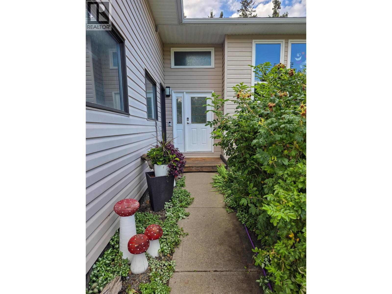 2325 OMINECA PLACE - 5