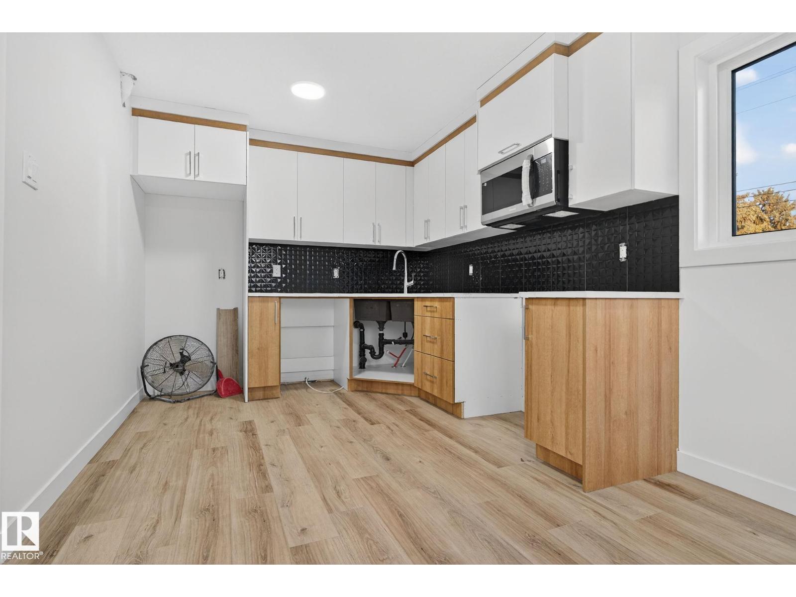 11927 90 ST NW - 50