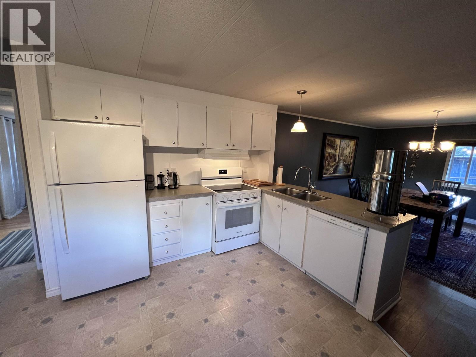 8 FEDIW ROAD, Fort Nelson