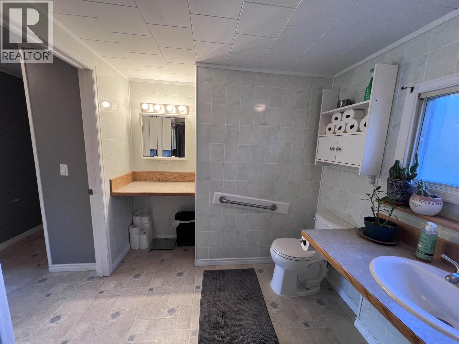 8 FEDIW ROAD, Fort Nelson