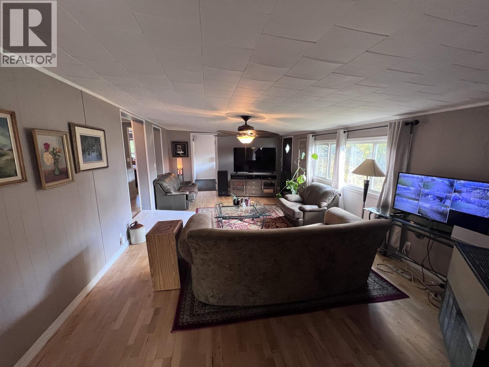 8 FEDIW ROAD, Fort Nelson