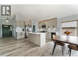 4pc Bathroom - 3516 Camelback Drive, Kelowna, BC V1X8A7 Photo 11