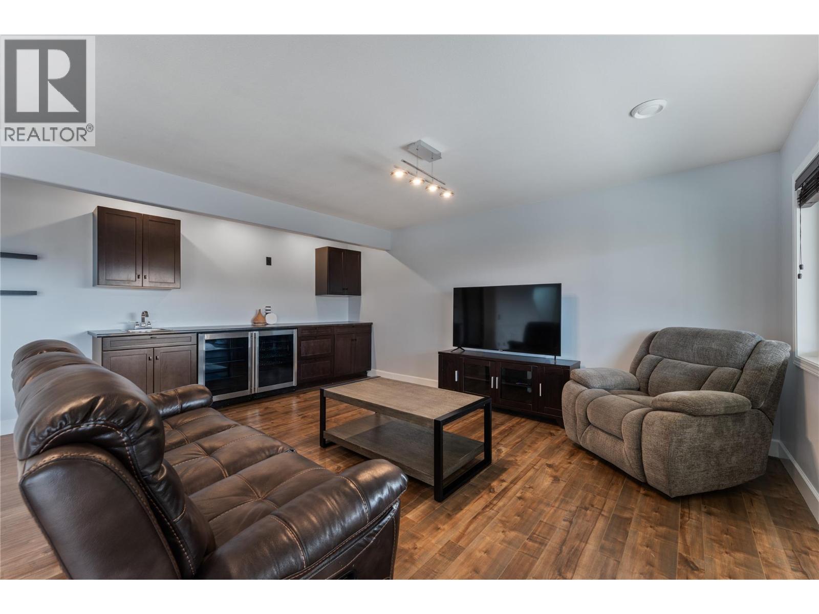 3516 Camelback Drive - 43