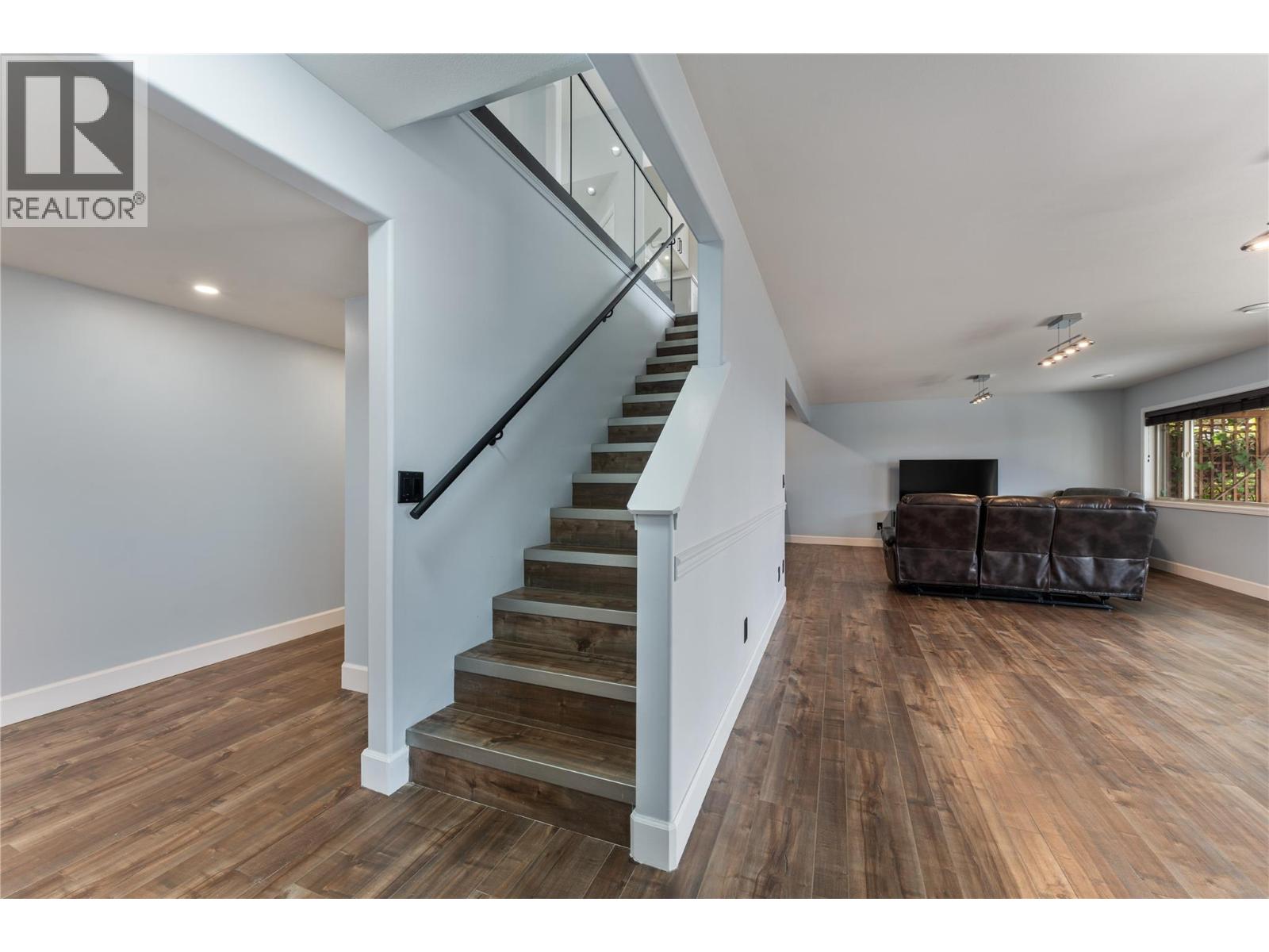 3516 Camelback Drive - 35