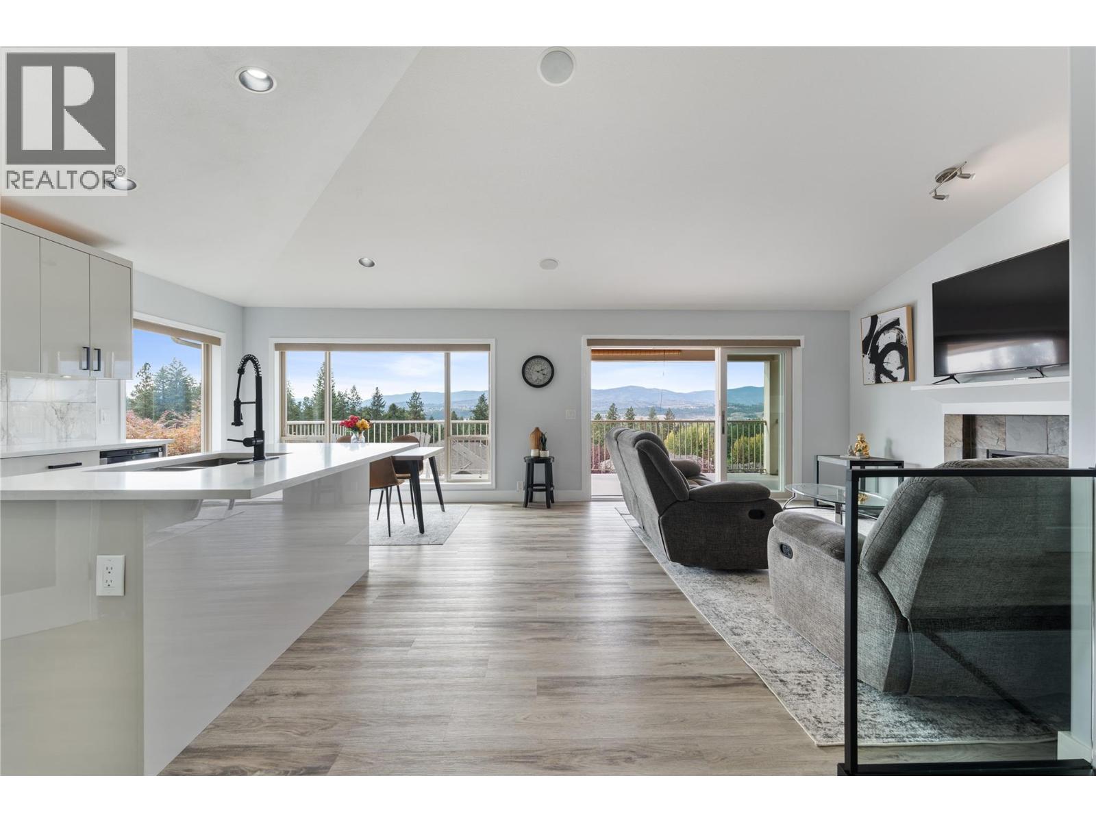 3516 Camelback Drive - 9