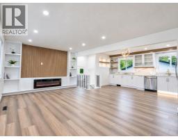 Kitchen - 808 Avonlea Place Se, Calgary, AB T2H1W3 Photo 6