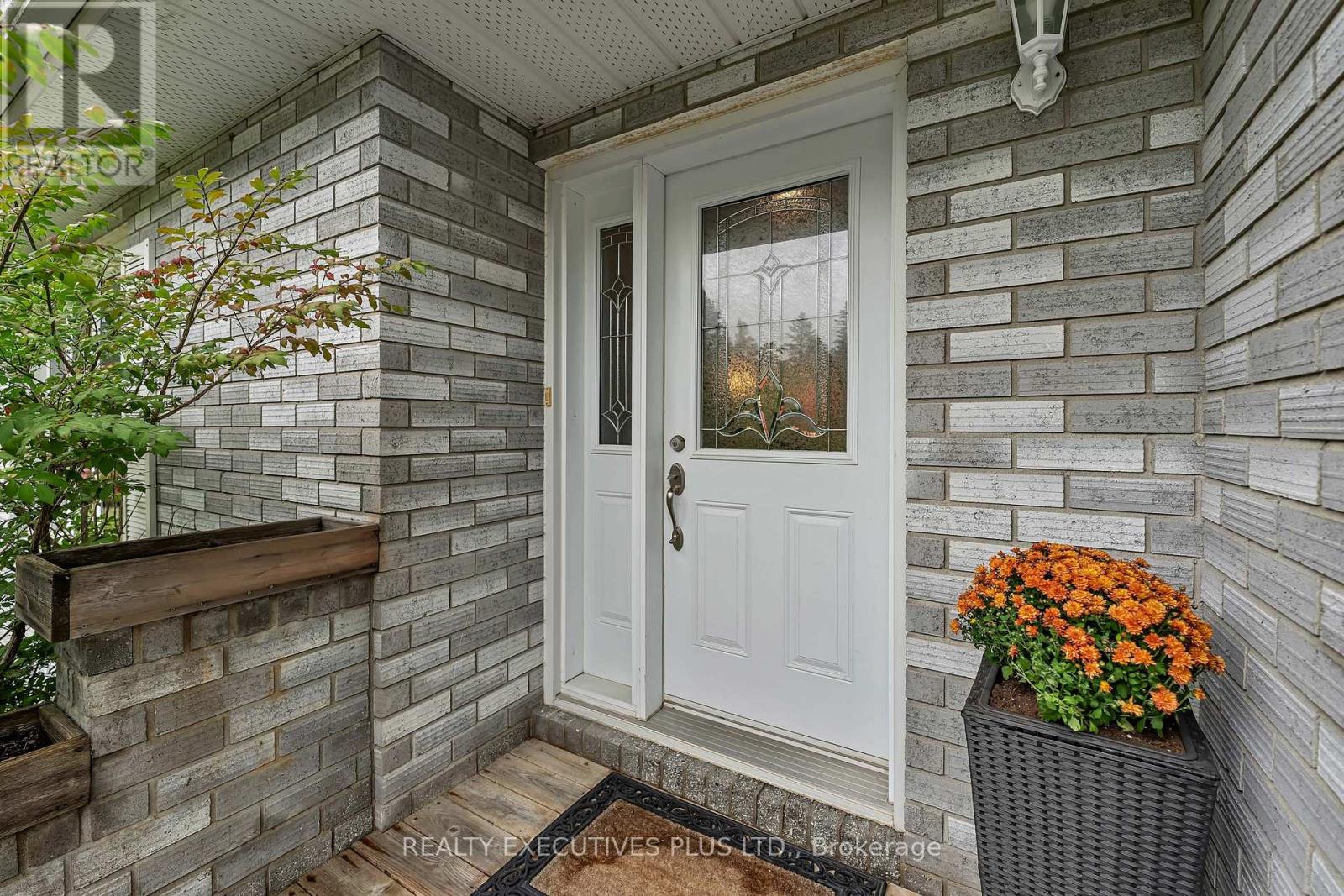 4413 CHAMPLAIN STREET - 5