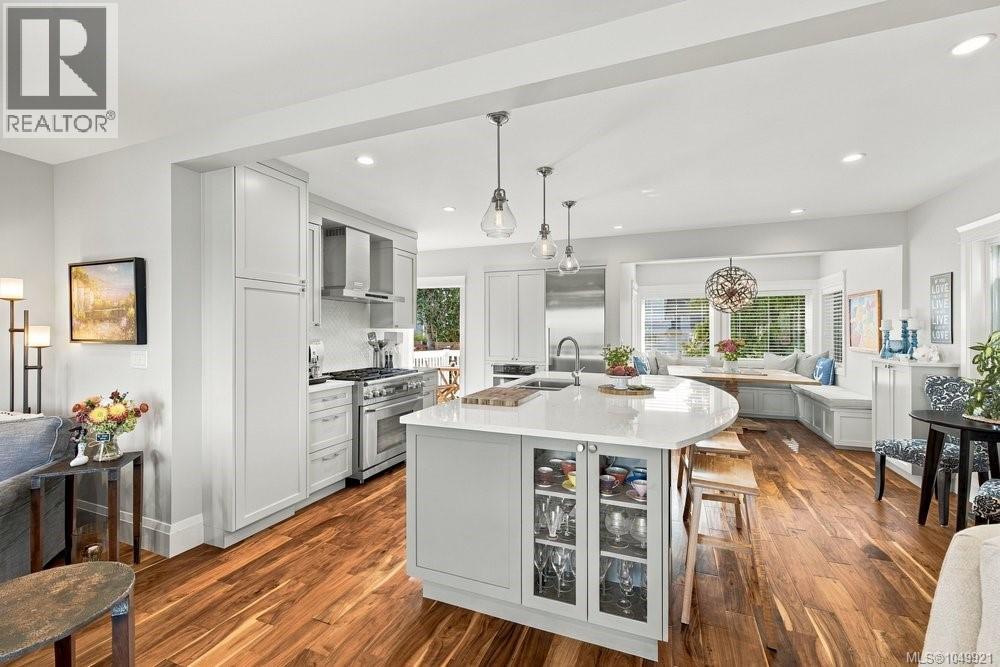  1244 Beach Drive, Oak Bay