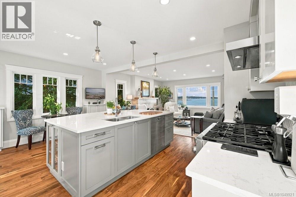  1244 Beach Drive, Oak Bay