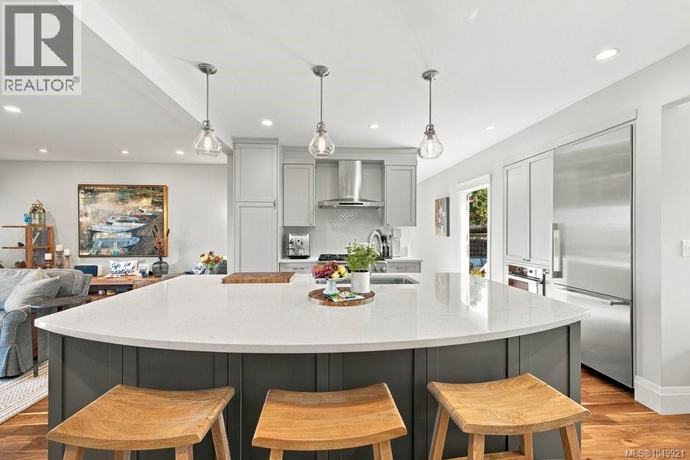  1244 Beach Drive, Oak Bay