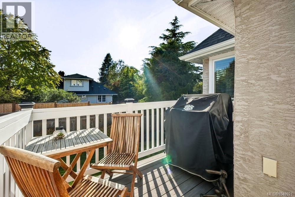  1244 Beach Drive, Oak Bay