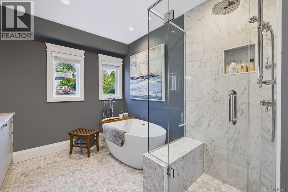 1244 Beach Drive, Oak Bay