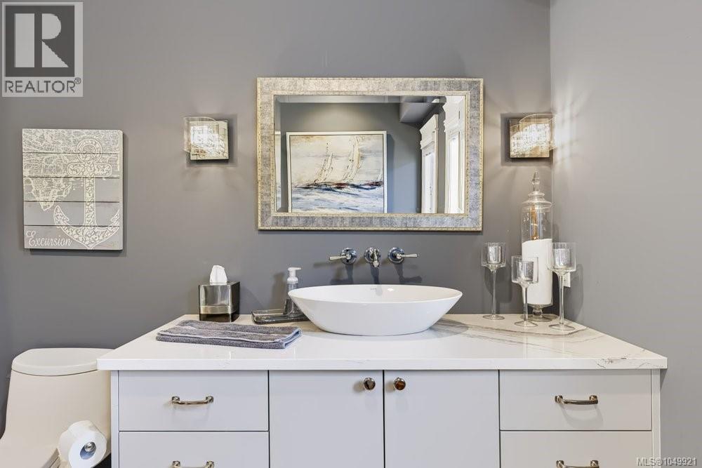 1244 Beach Drive, Oak Bay