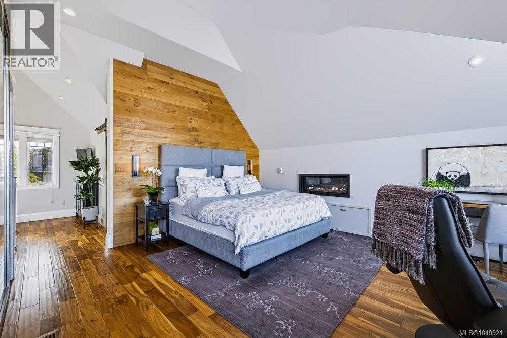 1244 Beach Dr - 40