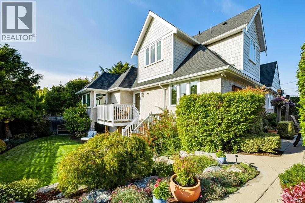  1244 Beach Drive, Oak Bay