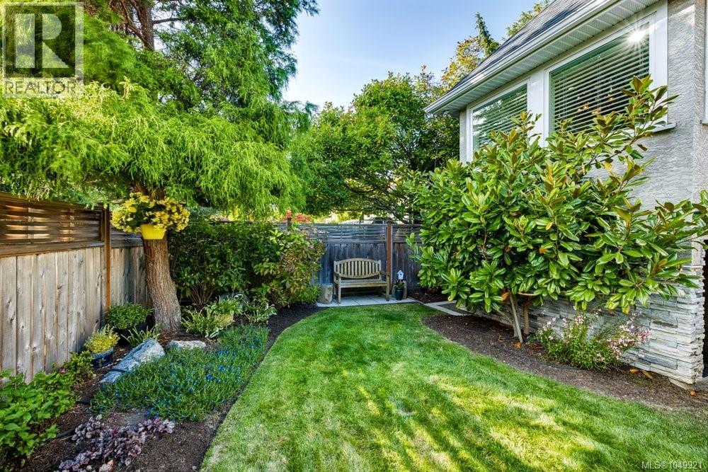  1244 Beach Drive, Oak Bay