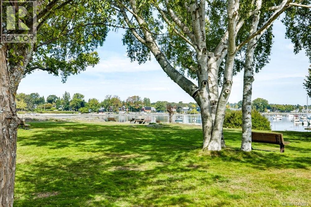  1244 Beach Drive, Oak Bay
