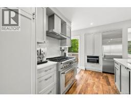 1244 Beach Dr, Oak Bay, BC V8S2N3 Photo 22