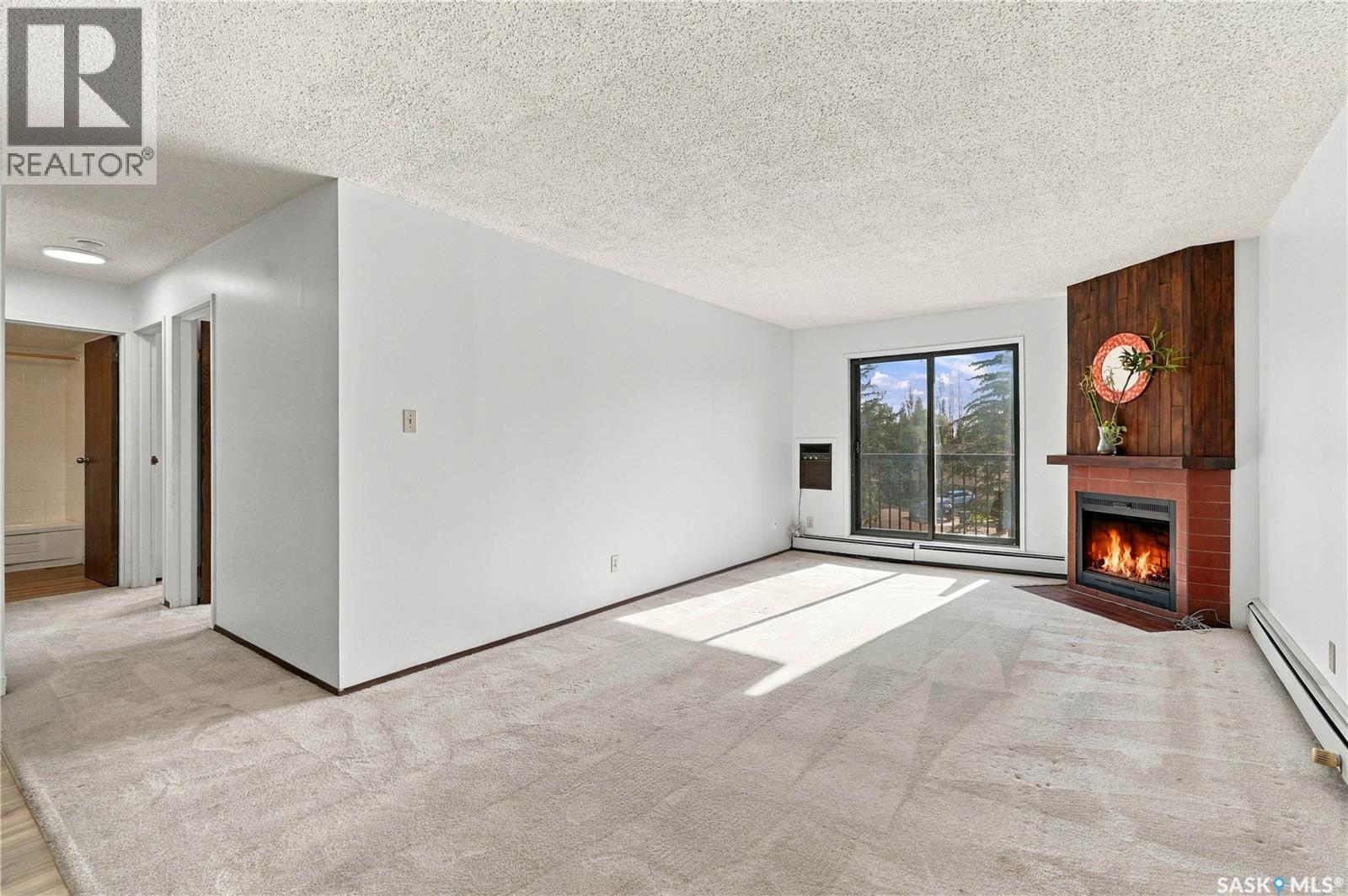 #305 802A KINGSMERE BOULEVARD - 19