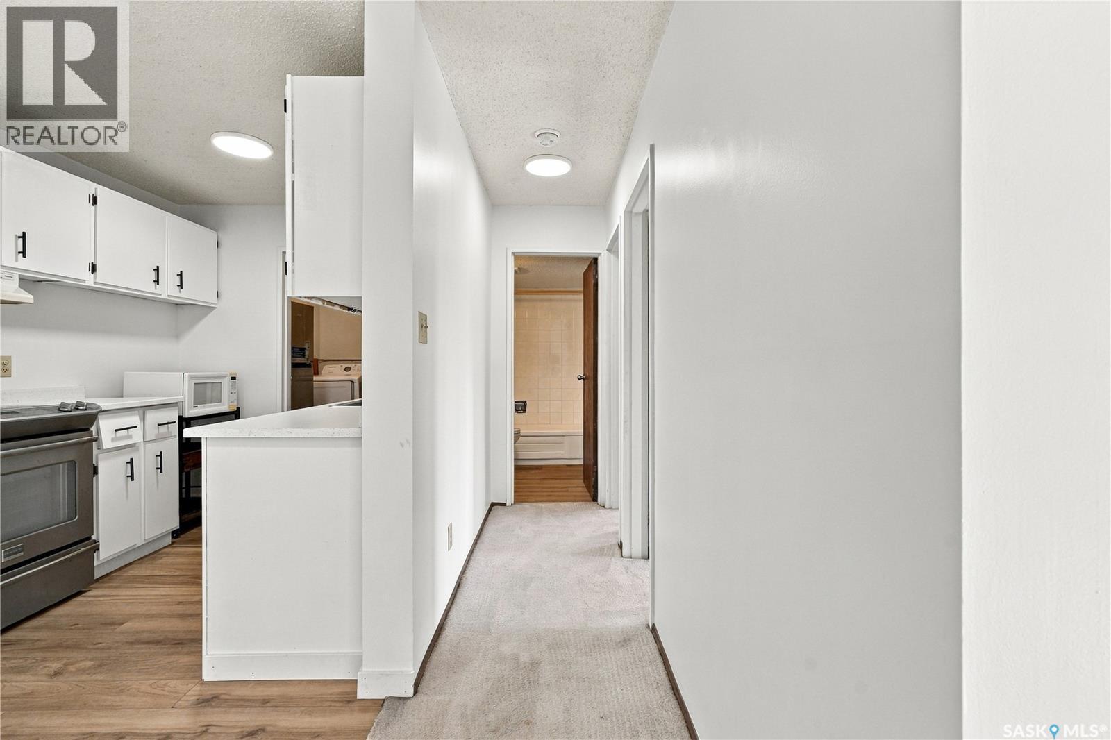 #305 802A KINGSMERE BOULEVARD - 22