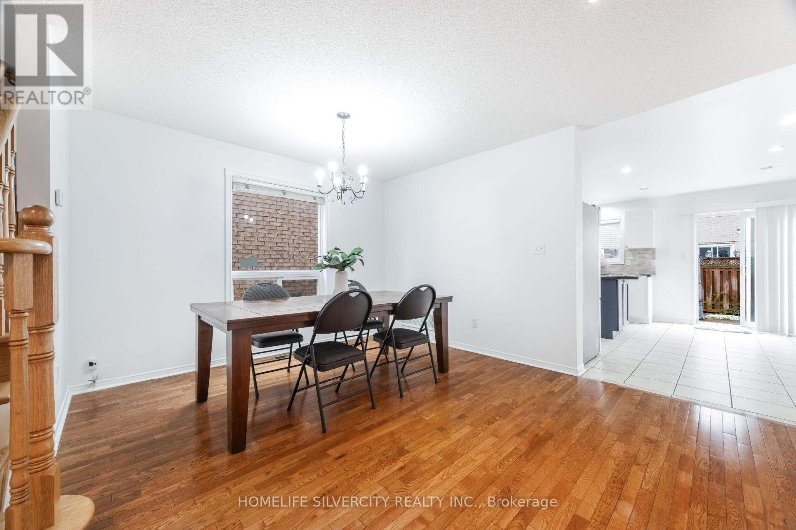 29 BEACHPOINT BOULEVARD - 12