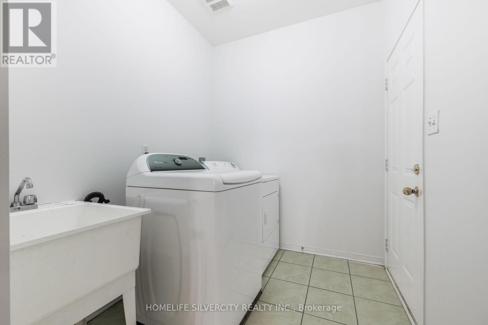 29 BEACHPOINT BOULEVARD - 24