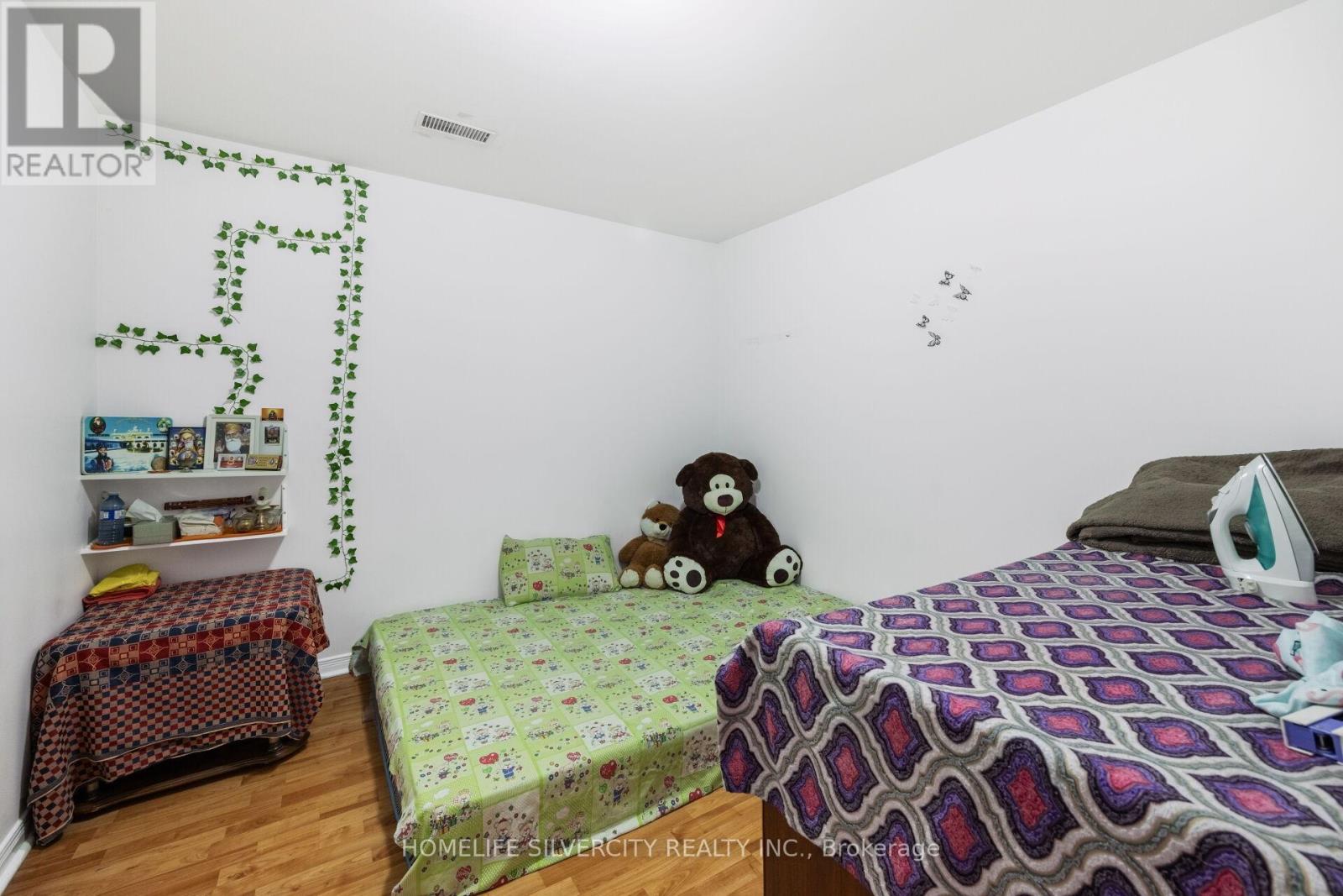 29 BEACHPOINT BOULEVARD - 44