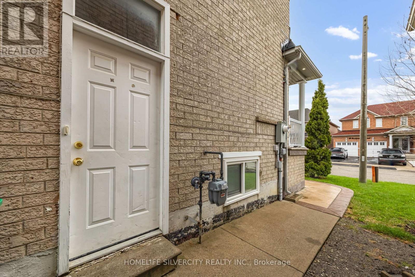 29 BEACHPOINT BOULEVARD - 50