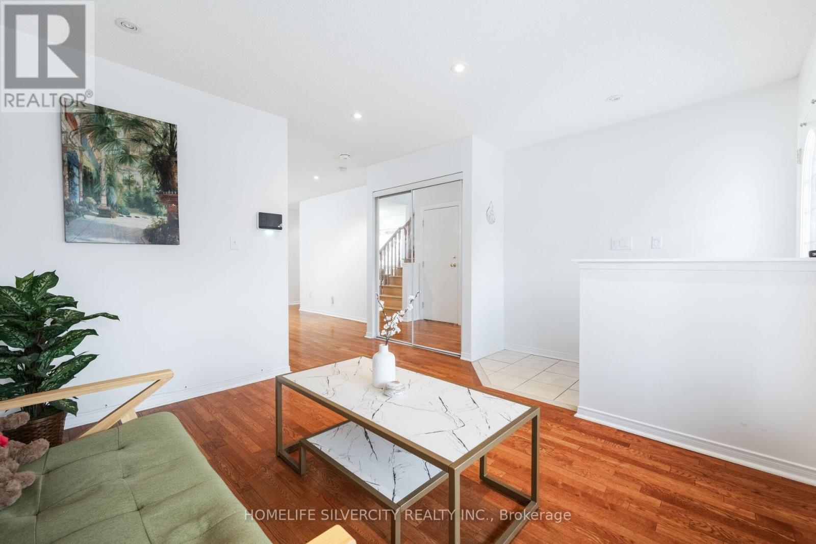 29 BEACHPOINT BOULEVARD - 9