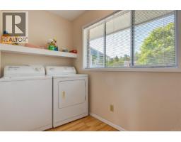 4301 Eva Rd, Bowser, BC V0R1G0 Photo 17