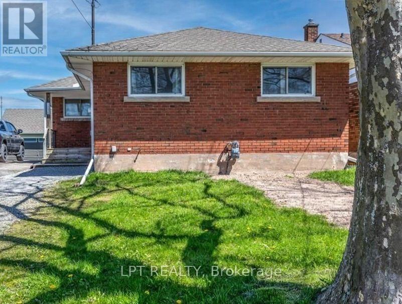 7156 WARDEN AVENUE, Niagara Falls (Arad/Fallsview)