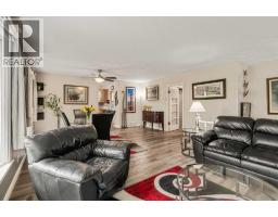 Kitchen - 39040 C&e Trail, Red Deer, AB T4E0S5 Photo 7